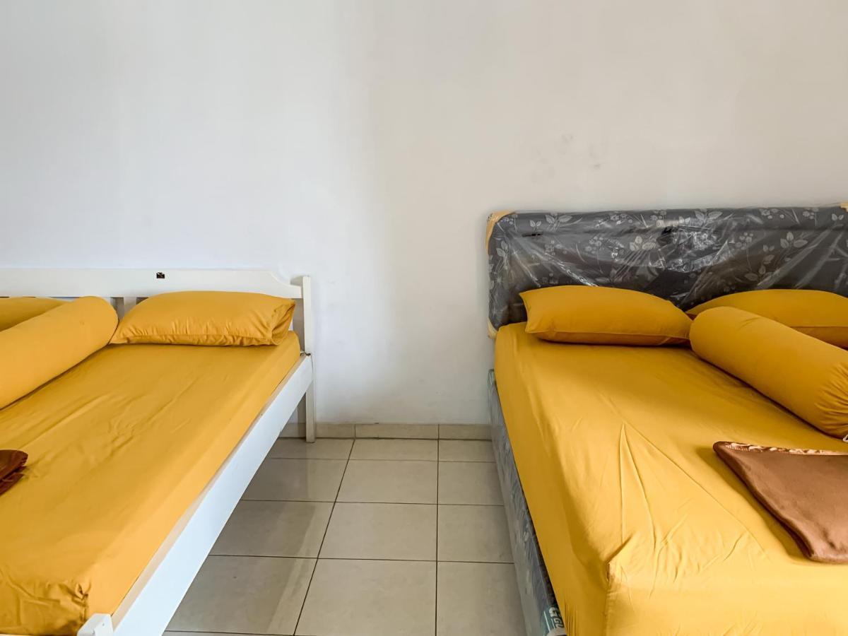 Beranda Istirahat Villa 4Br At Galaxy Resort Puncak Cikundul Kültér fotó