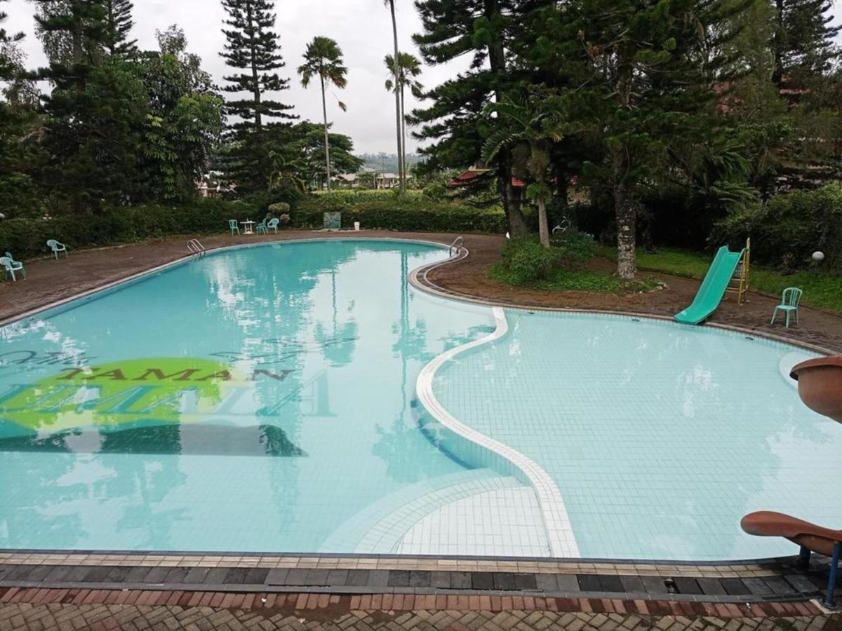 Beranda Istirahat Villa 4Br At Galaxy Resort Puncak Cikundul Kültér fotó