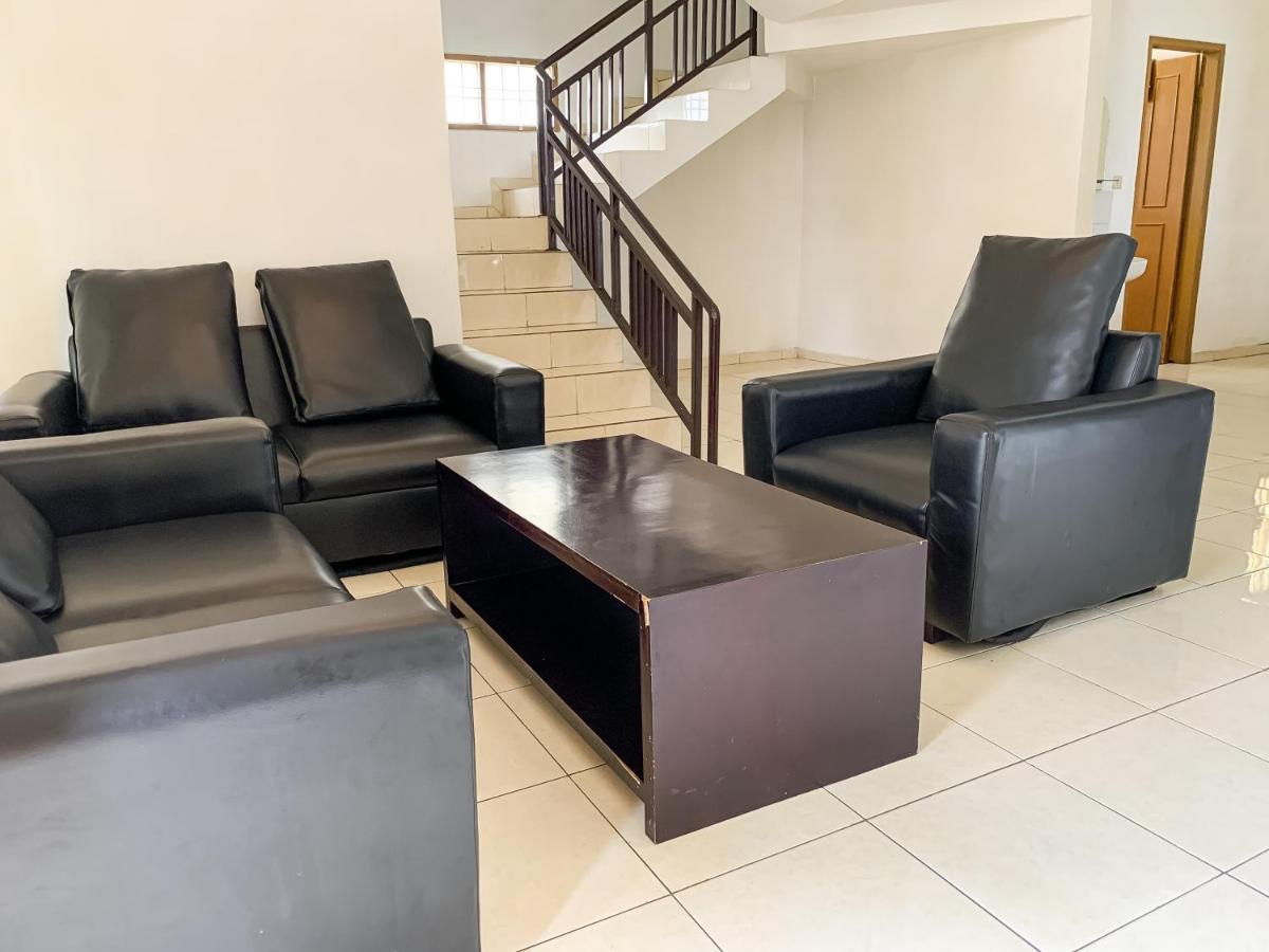Beranda Istirahat Villa 4Br At Galaxy Resort Puncak Cikundul Kültér fotó
