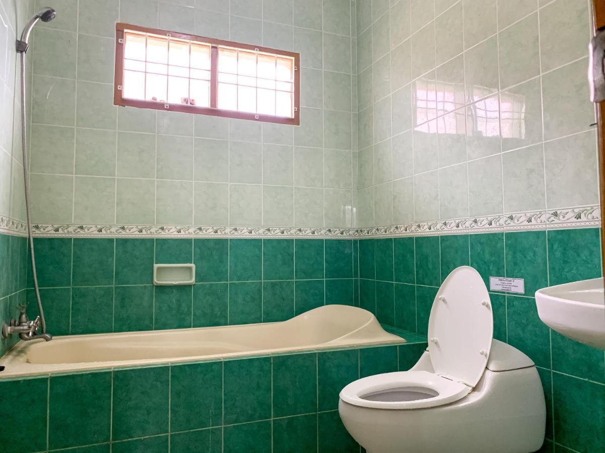 Beranda Istirahat Villa 4Br At Galaxy Resort Puncak Cikundul Kültér fotó